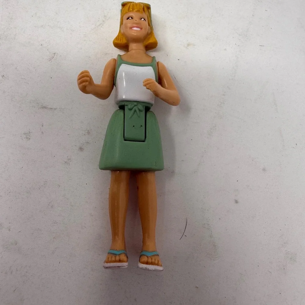 Vintage Sweet Streets Mom Doll Blonde Green Skirt White Top Figure 3.25 Inch